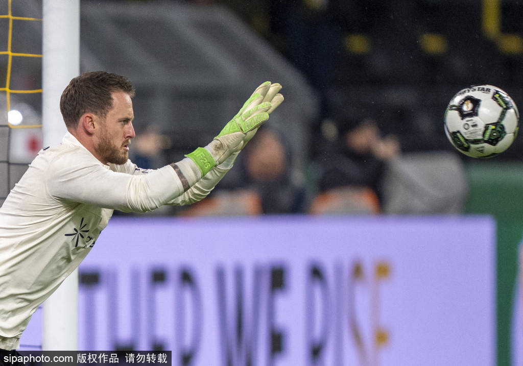 811天后重返欧战！特尔施特根沦为替补 巴萨德门神命运多舛